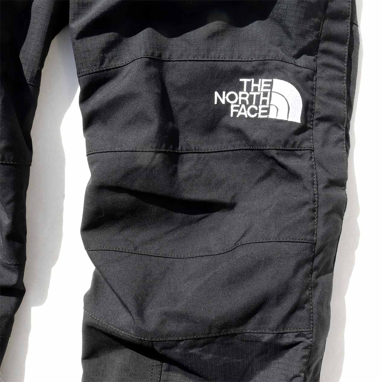 POST JUNK / 90's THE NORTH FACE All Black Dermizax Extreme Light 