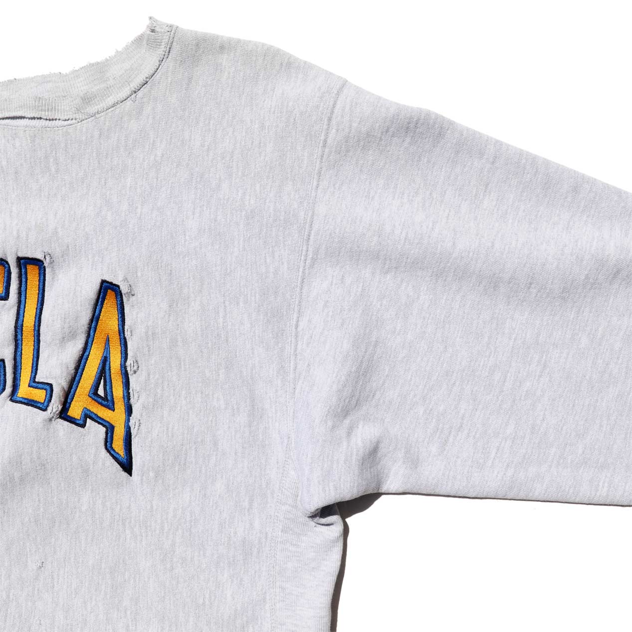 POST JUNK / 90's CHAMPION “UCLA” Damaged Reverse weave Made In 